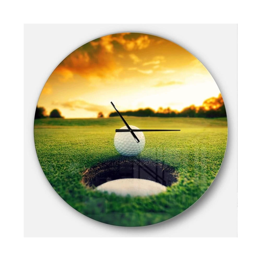 商品Design Art|Designart Oversized Sport Round Metal Wall Clock - 36 x 36,价格¥2467,第1张图片