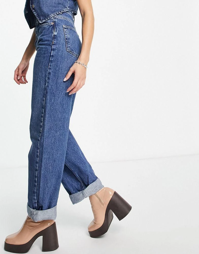 商品Topshop|Topshop one oversized Mom jean in mid blue,价格¥185,第4张图片详细描述