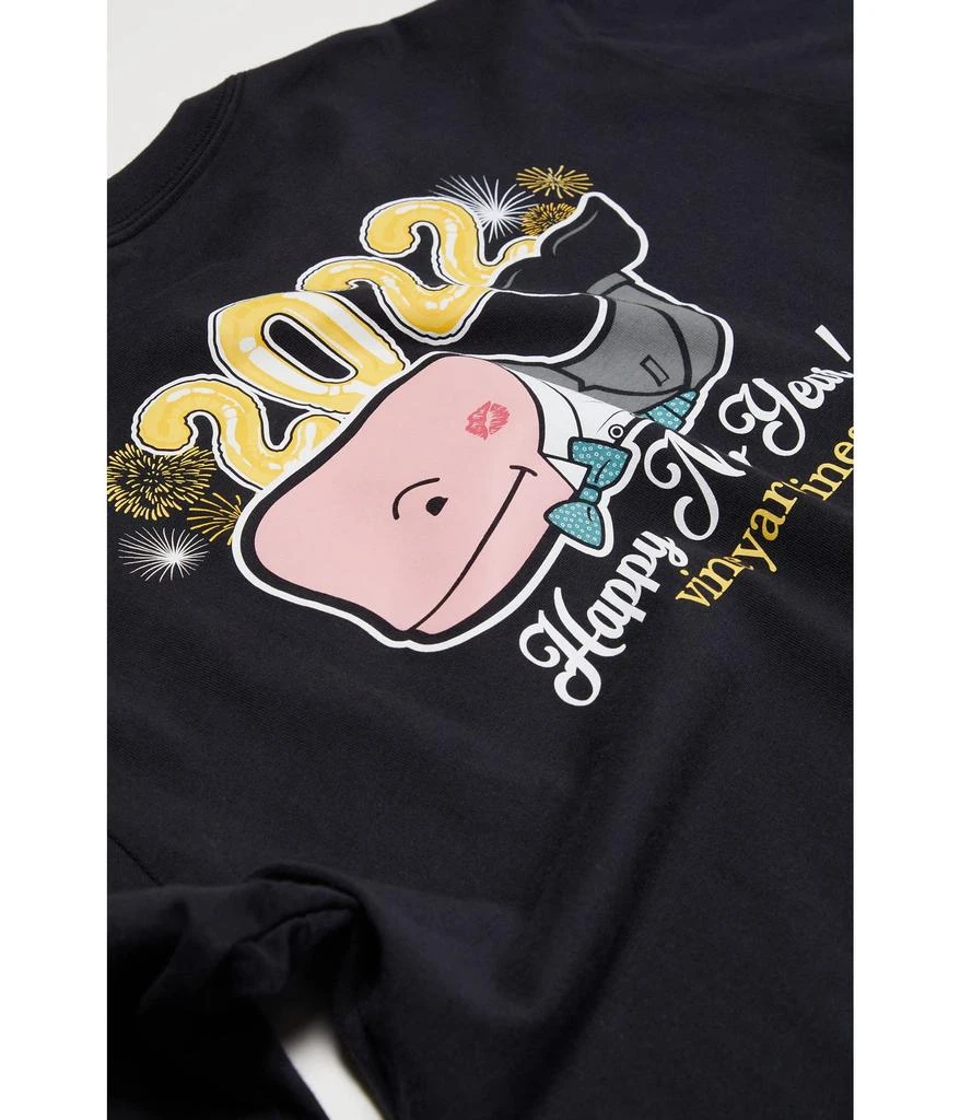 商品Vineyard Vines|Long Sleeve 2022 New Year's Eve Whale Pocket Tee (Toddler/Little Kids/Big Kids),价格¥63,第2张图片详细描述
