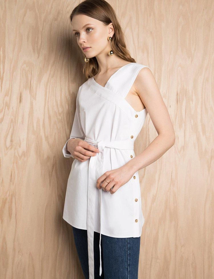 商品Pixie Market|Side Button Belted White Asymmetric Top,价格¥470,第1张图片