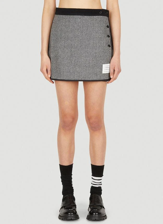 商品Thom Browne|Logo Patch Wrap Skirt in Grey,价格¥2826,第1张图片