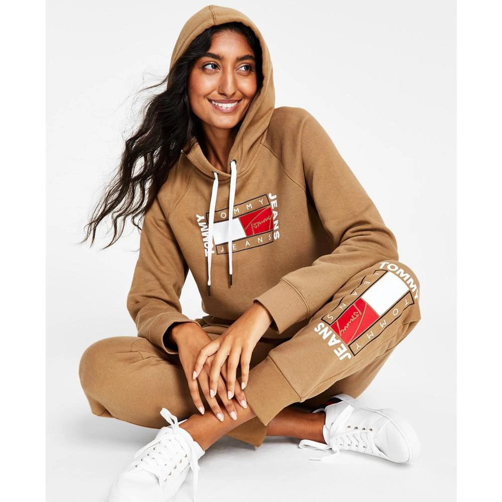 商品Tommy Jeans|Women's  Fleece Flag-Logo Graphic Drawstring Jogger Pants,价格¥308,第4张图片详细描述