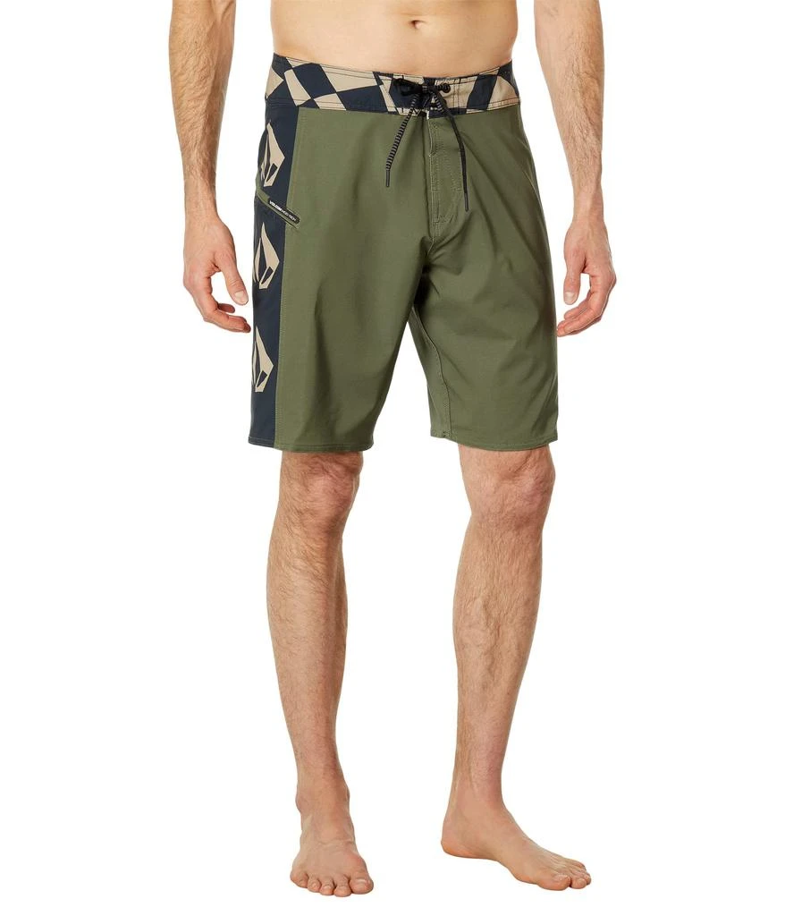 商品Volcom|Surf Vitals Yago Dora Mod 19" Boardshorts,价格¥308,第1张图片