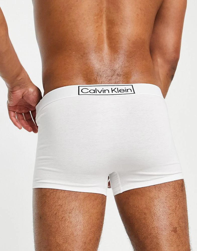 商品Calvin Klein|Calvin Klein reimagined heritage trunk in white,价格¥267,第2张图片详细描述