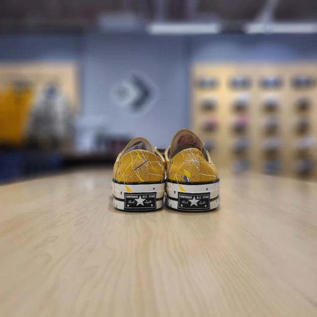 【韩国直邮|包邮包税】匡威[converse] 共用 Chuck Taylor 70 Paint Splatter 太阳花纹金色 LOW 帆布鞋 CHUCK 70 OX SUNFLOWER GOLD/EGRET 170804C 商品
