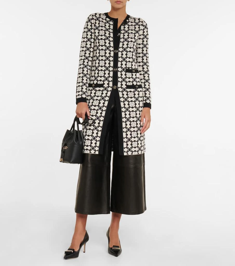 商品Salvatore Ferragamo|Gancini Galore提花羊毛大衣,价格¥18589,第2张图片详细描述