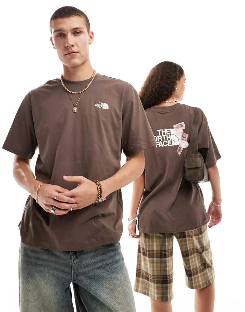 商品The North Face|The North Face Expedition Stickers back print oversized t-shirt in brown exclusive to ASOS,价格¥296,第3张图片详细描述