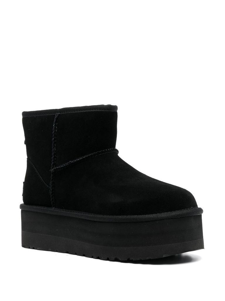 商品UGG|UGG Mini Classic Platform ankle boots,价格¥1327,第4张图片详细描述