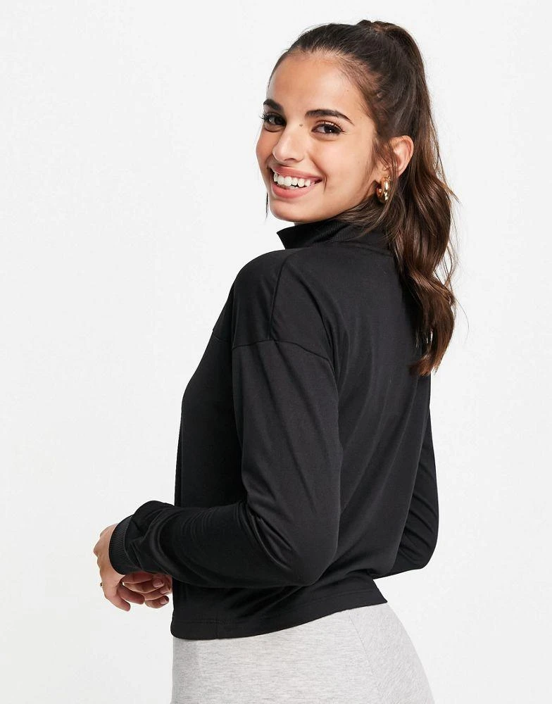 商品The North Face|The North Face Training Mountain Athletic 1/4 zip fleece in black,价格¥283,第3张图片详细描述