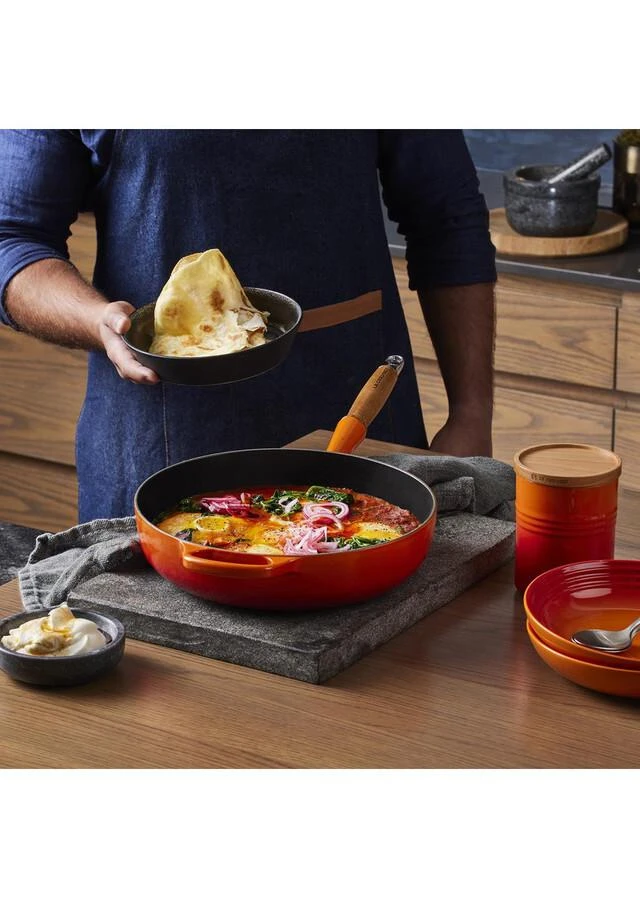 商品Le Creuset|Signature cast iron 28cm saute pan volcanic,价格¥2149,第4张图片详细描述
