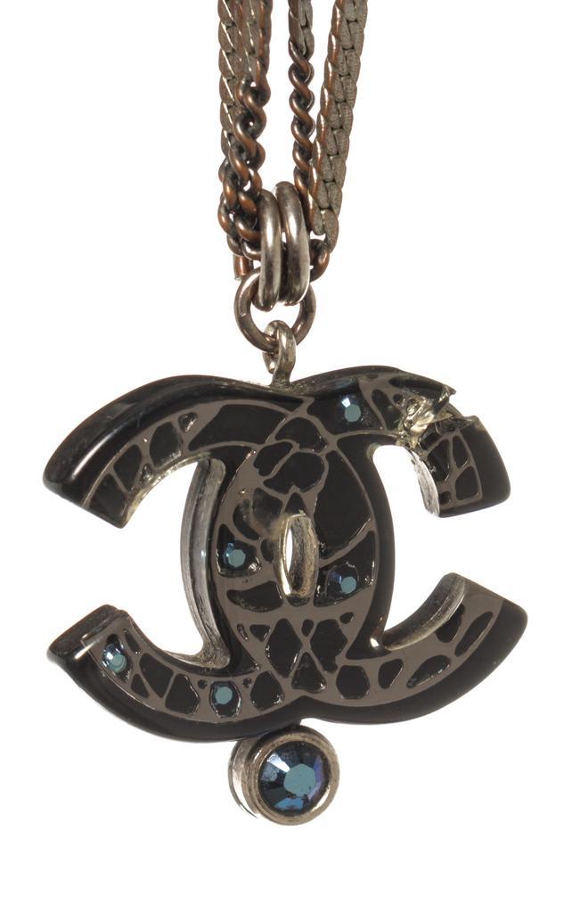 商品[二手商品] Chanel|Chanel Silver Double Chain Pearl CC Pendant Necklace,价格¥9575,第5张图片详细描述