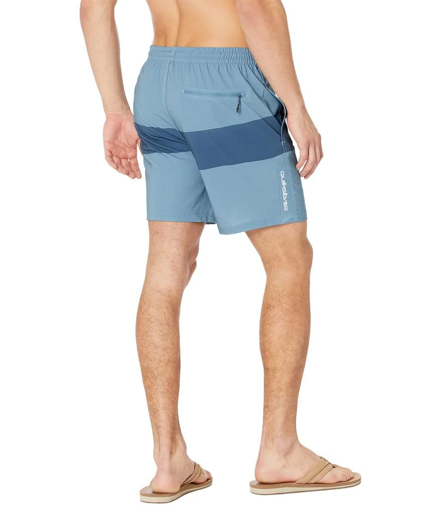 商品Quiksilver|Omni Stretch 17" Shorts,价格¥234,第2张图片详细描述