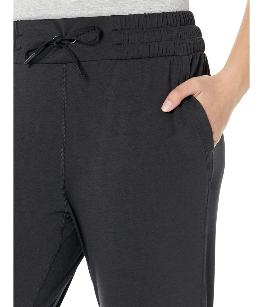 商品Helly Hansen|Lifa Tech Lite Joggers,价格¥603,第3张图片详细描述