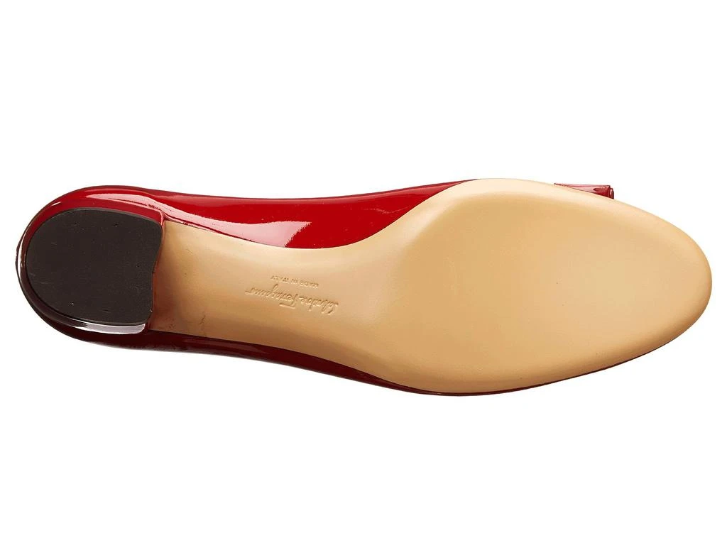 商品Salvatore Ferragamo|Vara 蝴蝶结小高跟,价格¥4393,第3张图片详细描述