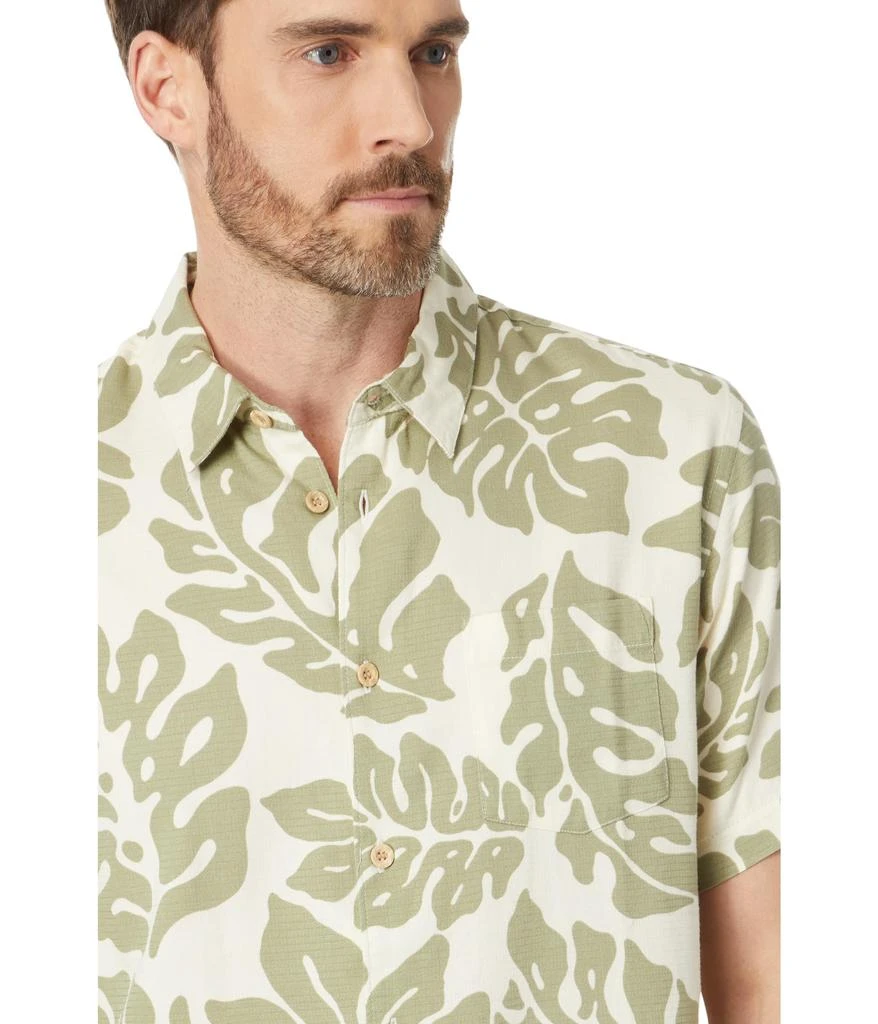 商品Quiksilver|Waterfall Rain Button-Up Shirt,价格¥416,第3张图片详细描述