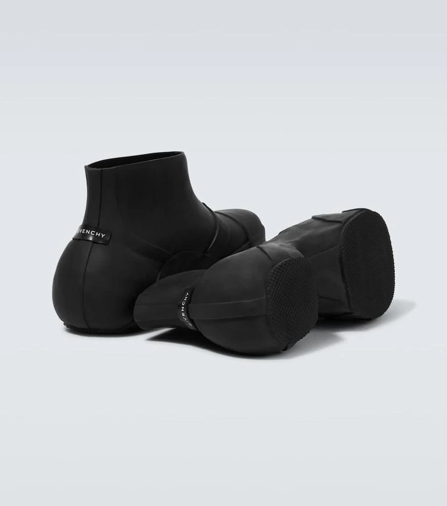 Show rubber rain boots 商品