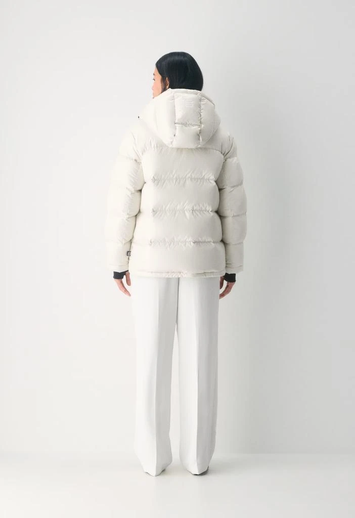 商品Aritzia|Aritzia Super Puff女士鹅绒羽绒服泡芙5格,价格¥2042,第5张图片详细描述