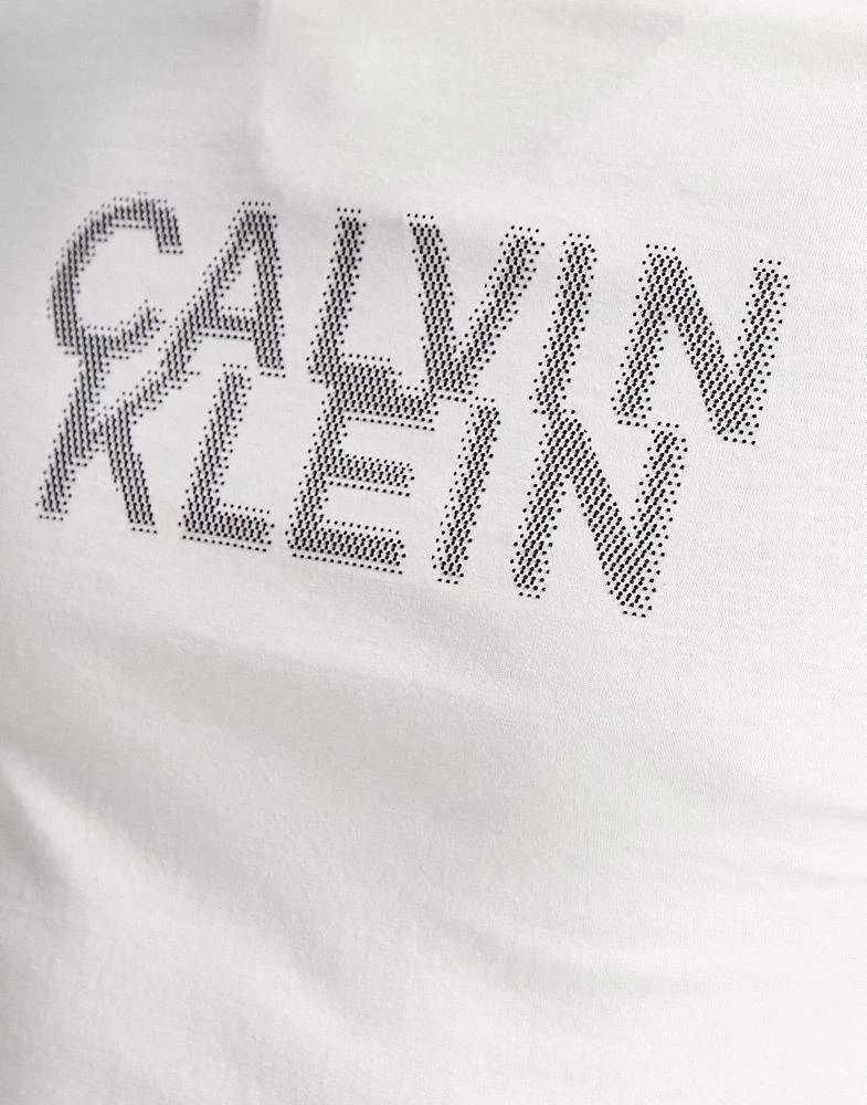 商品Calvin Klein|Calvin Klein distorted logo t-shirt in white,价格¥358,第4张图片详细描述