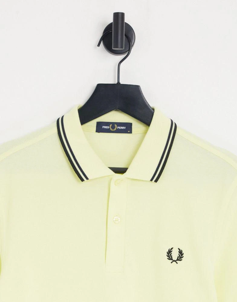 商品Fred Perry|Fred Perry twin tipped polo shirt in yellow,价格¥344,第3张图片详细描述