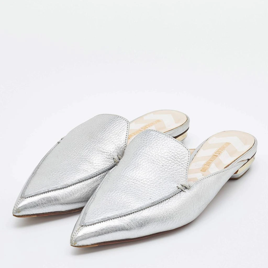 商品[二手商品] Nicholas Kirkwood|Nicholas Kirkwood Silver Leather Pointed Toe Beya Flat Mules Size 39.5,价格¥1147,第2张图片详细描述