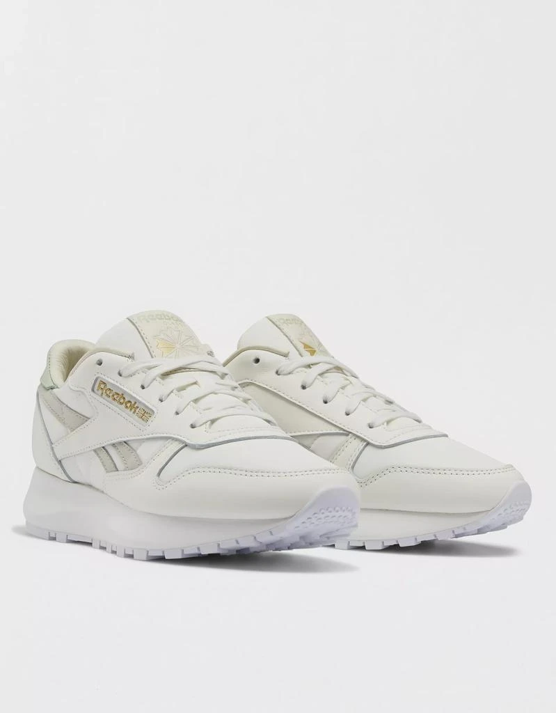 商品AE|Reebok Women's Classic Leather Sneaker,价格¥679,第2张图片详细描述