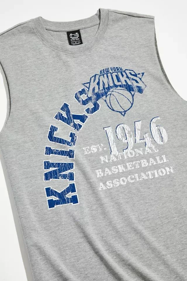 商品Urban Outfitters|New York Knicks Cutoff Muscle Tee,价格¥75,第2张图片详细描述