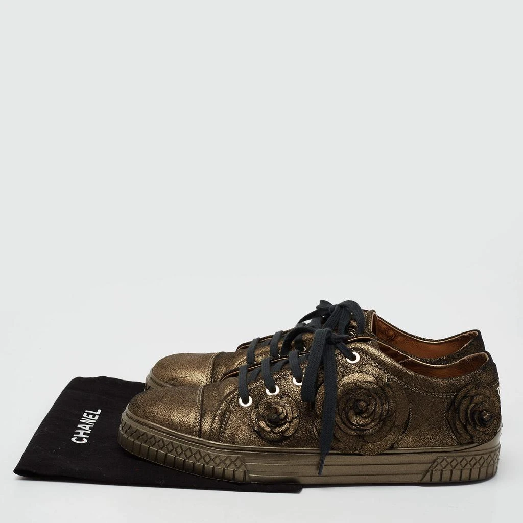 Chanel Metallic Suede Camellia Low-Top Sneakers Size 37.5 商品