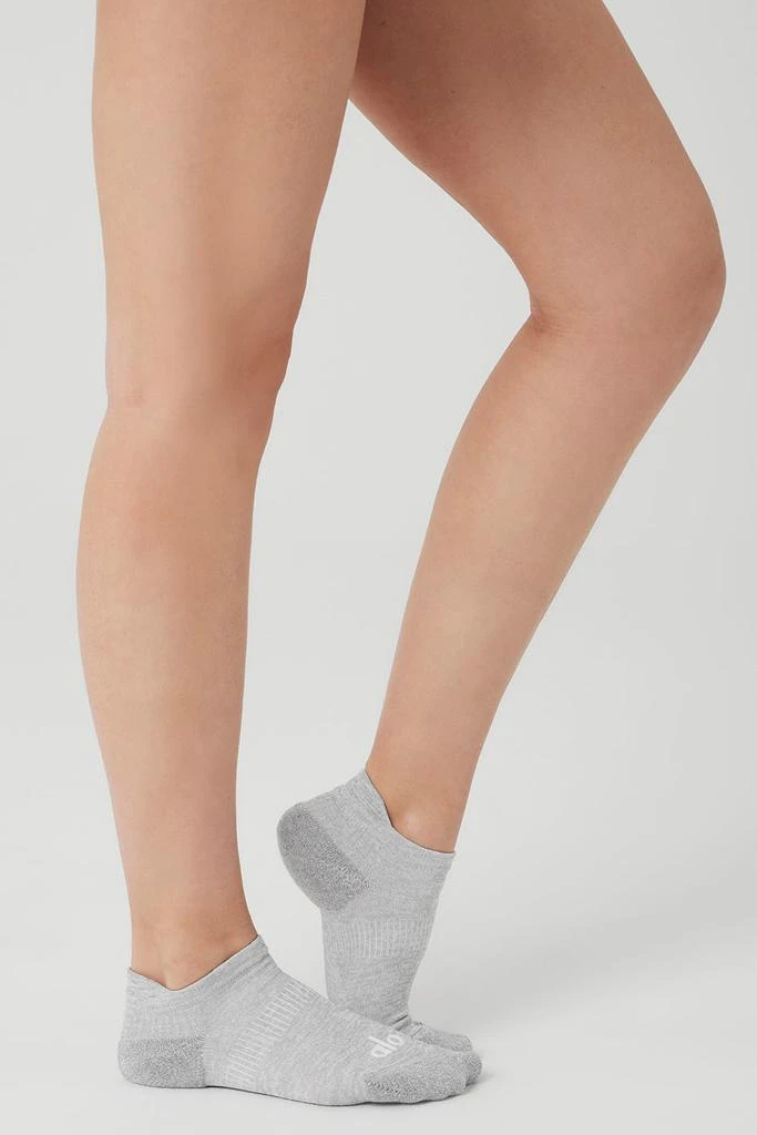 商品Alo|Women's Performance Tab Sock - Athletic Heather Grey/White,价格¥91,第3张图片详细描述