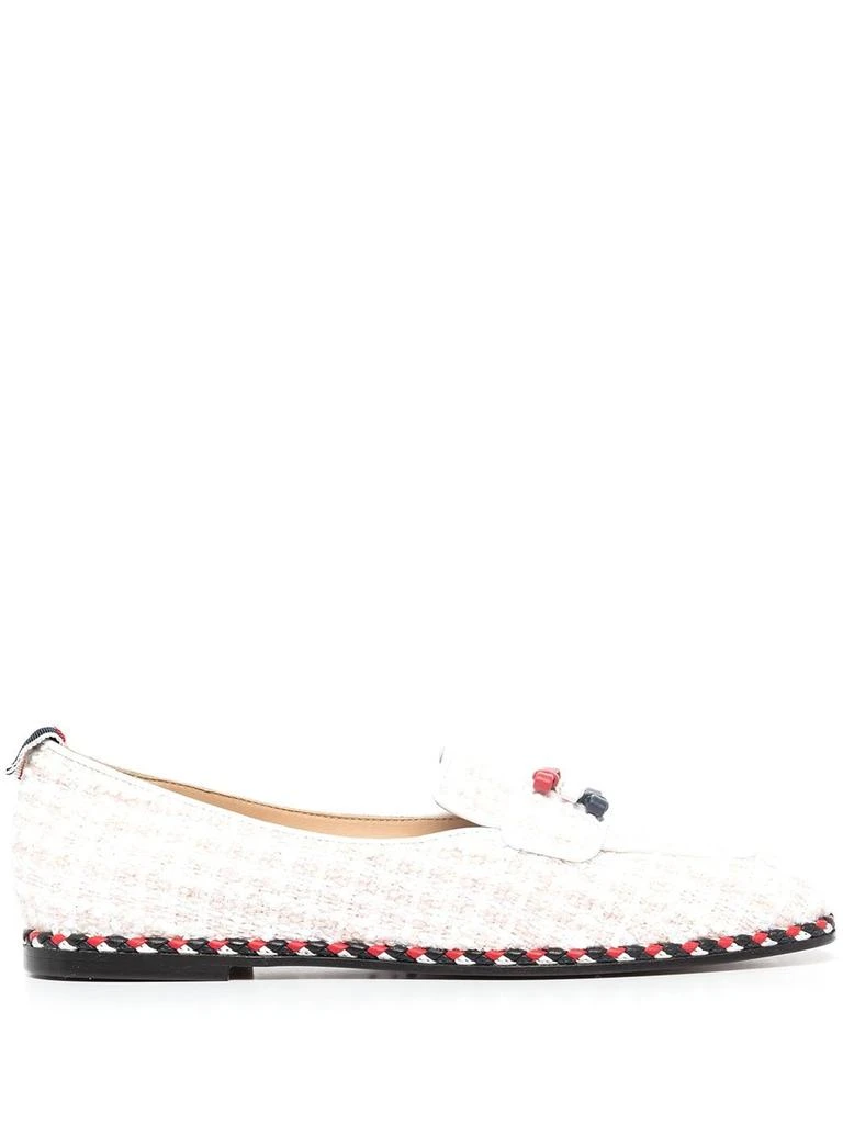 商品Thom Browne|THOM BROWNE WOMEN BOW SOFT LOAFER W CORD TRIMMED LEATHER SOLE IN SOFT PATENT LEATHER,价格¥1924,第1张图片