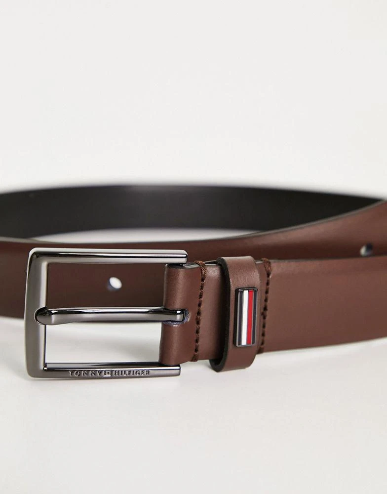 商品Tommy Hilfiger|Tommy Hilfiger flag logo belt in brown,价格¥447,第2张图片详细描述