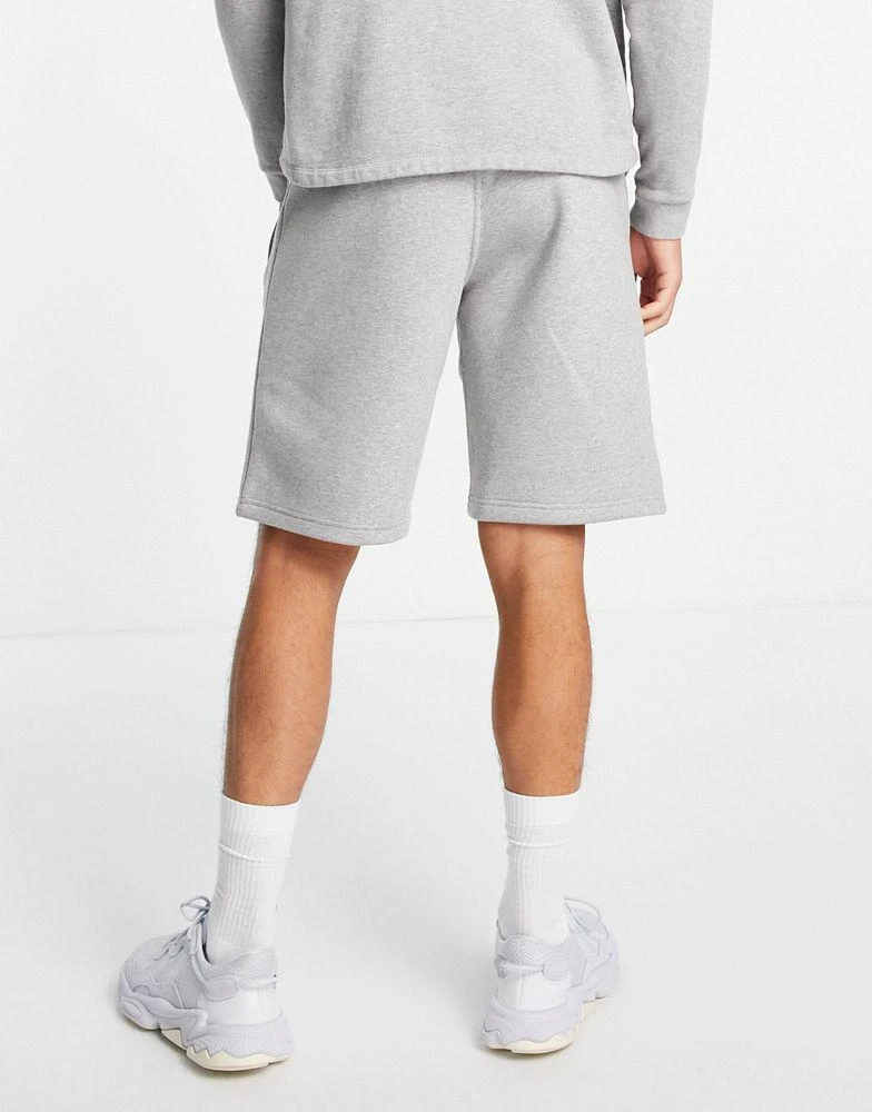 商品Adidas|adidas Originals essentials shorts with small logo in grey,价格¥337,第3张图片详细描述