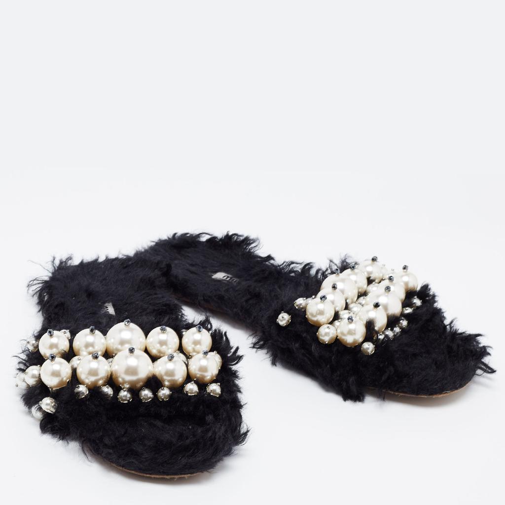 Miu Miu Black Faux Fur Pearl Embellished Slide Flats Size 38商品第4张图片规格展示