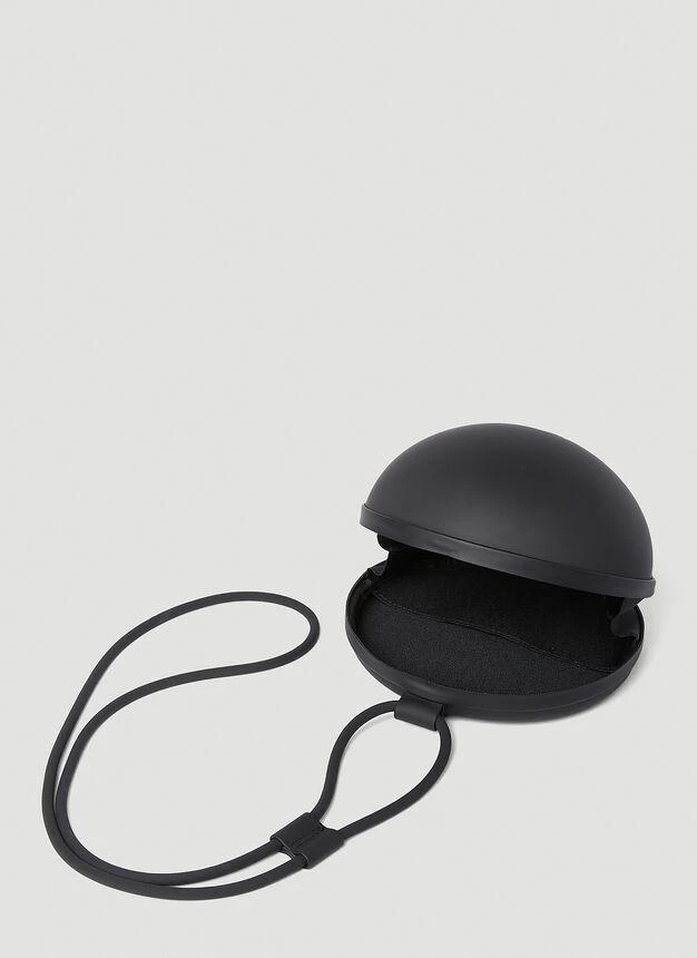 Sling Pouch Crossbody Bag in Black 商品