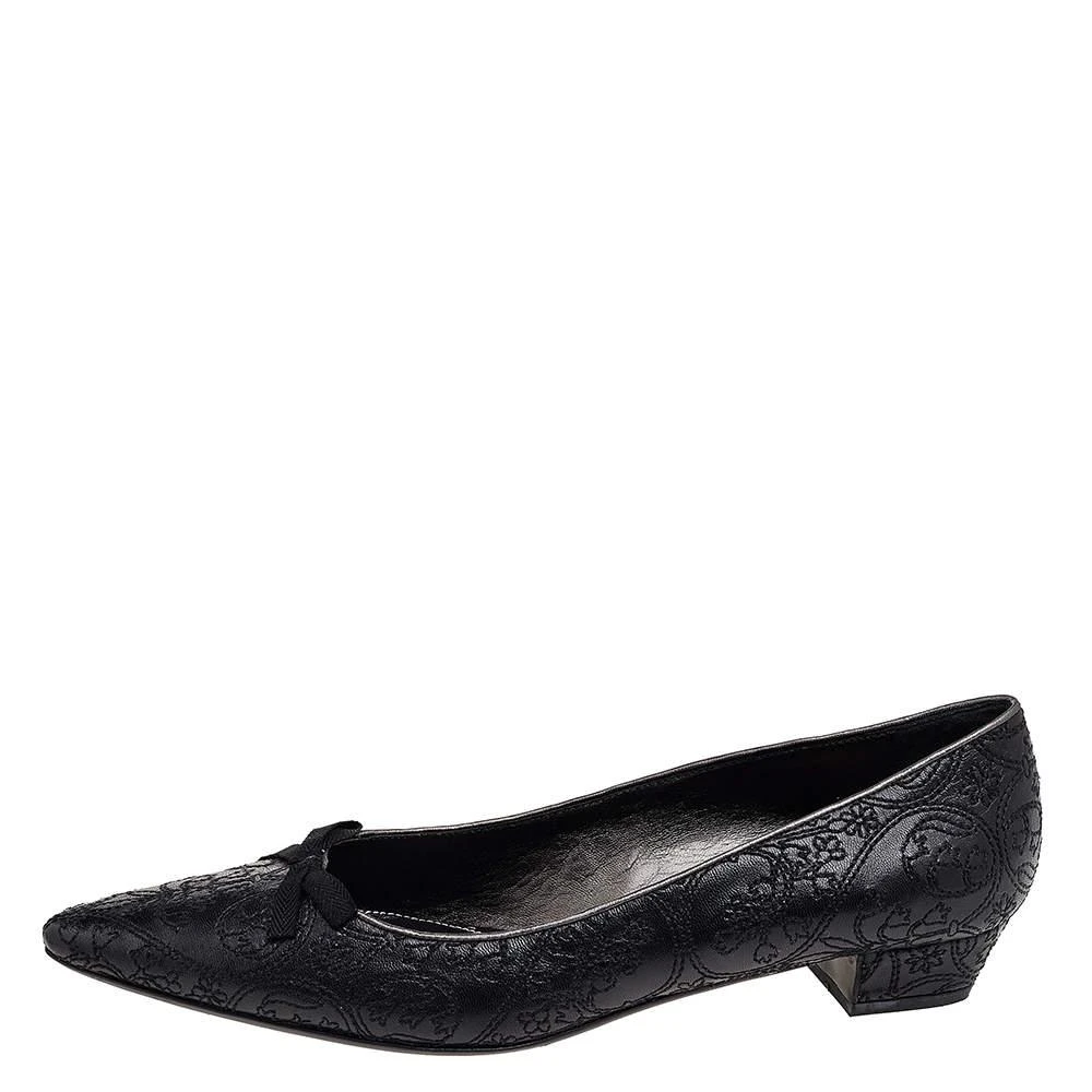 商品[二手商品] Prada|Prada Black Embroidered Leather Bow Pumps Size 40.5,价格¥1030,第2张图片详细描述