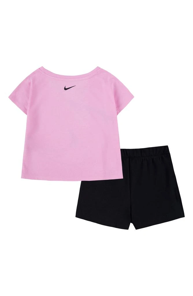 商品NIKE|Kids' Swoosh Graphic T-Shirt & Skort Set,价格¥162,第2张图片详细描述
