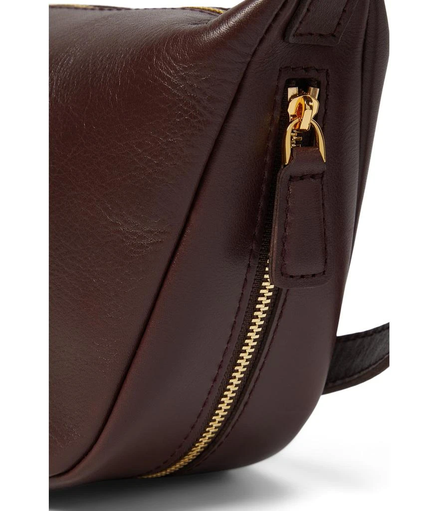 商品Madewell|The Sling Crossbody Bag in Leather,价格¥962,第4张图片详细描述