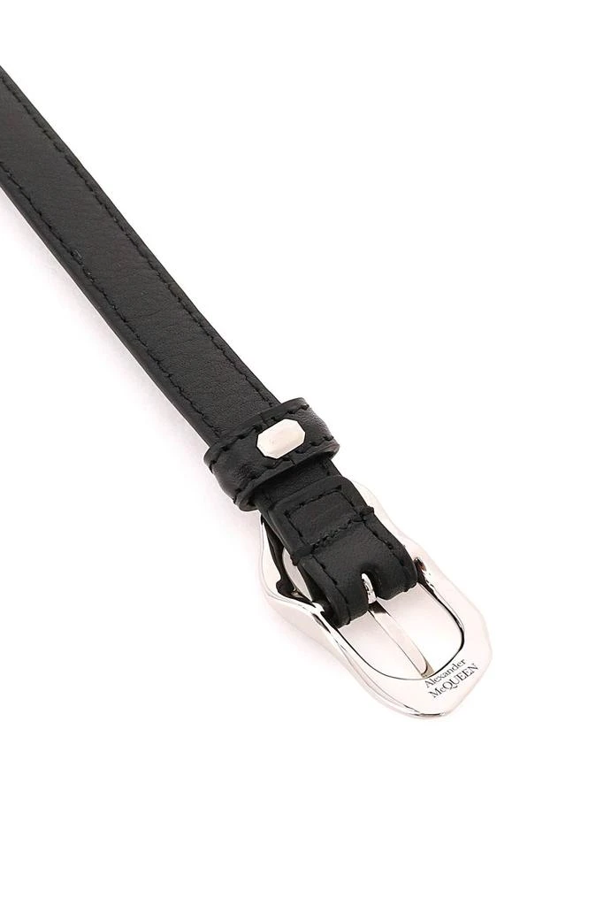 商品Alexander McQueen|SCULTPURAL BUCKLE THIN BELT,价格¥2608,第4张图片详细描述