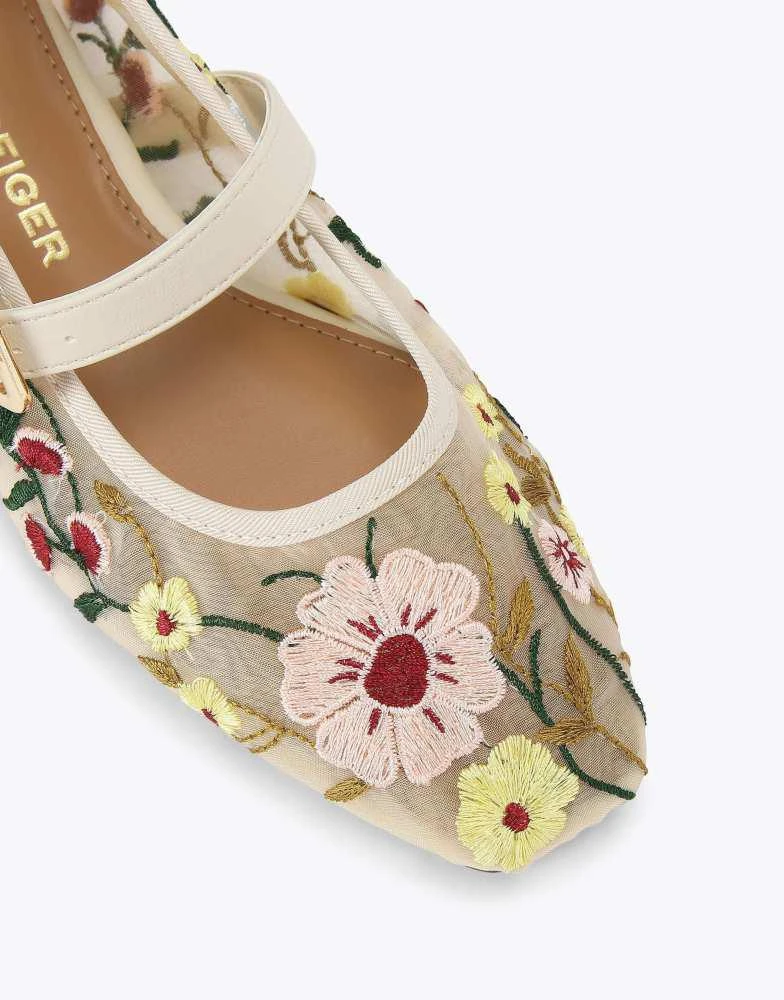 商品KG Kurt Geiger|KG Kurt Geiger Nina mesh ballets in white comb,价格¥1195,第3张图片详细描述