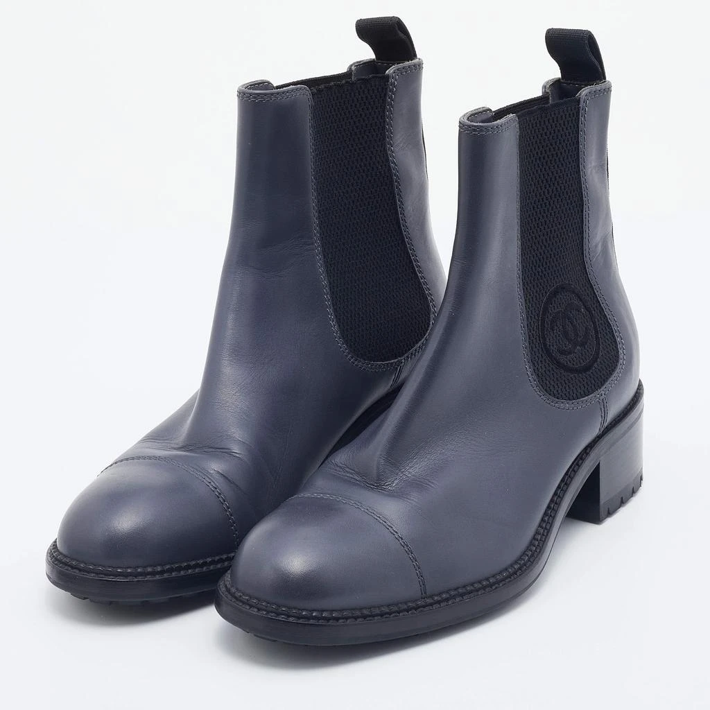 商品[二手商品] Chanel|Chanel Grey Leather Chelsea Ankle Boots Size 38,价格¥4099,第2张图片详细描述