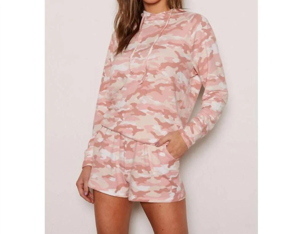 商品Tart|Tart Mila Hoodie Short Set in Blush Camo,价格¥469,第1张图片