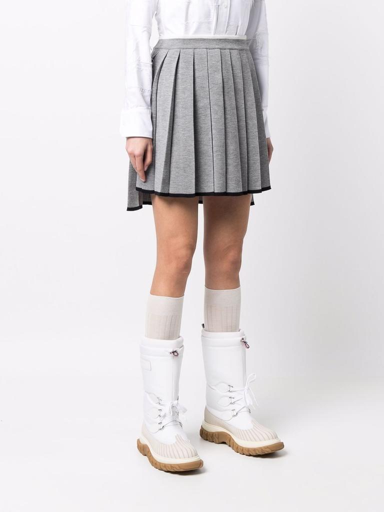 THOM BROWNE WOMEN THIGH LENGTH PLEATED SKIRT W/ CONTRAST TIPPING IN MILANO STITCH 14GG SUSTAINABLE MERINO WOOL商品第1张图片规格展示