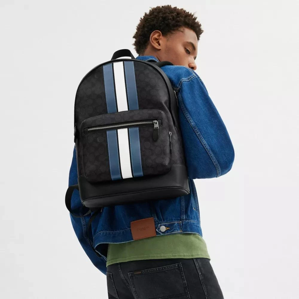 商品Coach|West Backpack In Signature Canvas With Varsity Stripe,价格¥1473,第2张图片详细描述