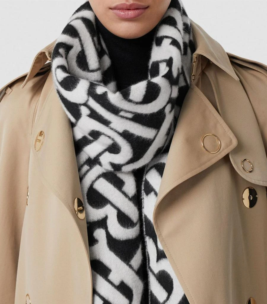 商品Burberry|Cashmere TB Monogram Scarf,价格¥5688,第2张图片详细描述