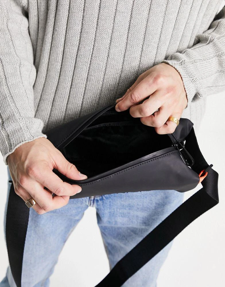 商品Calvin Klein|Calvin Klein rubberized bumbag in black,价格¥497,第3张图片详细描述