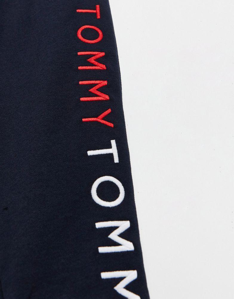 商品Tommy Hilfiger|Tommy Hilfiger embroidery joggers in navy,价格¥352,第6张图片详细描述