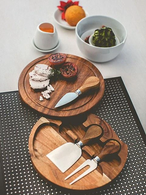 Brie 4-Piece Acacia Cheese Board & Tool Set 商品