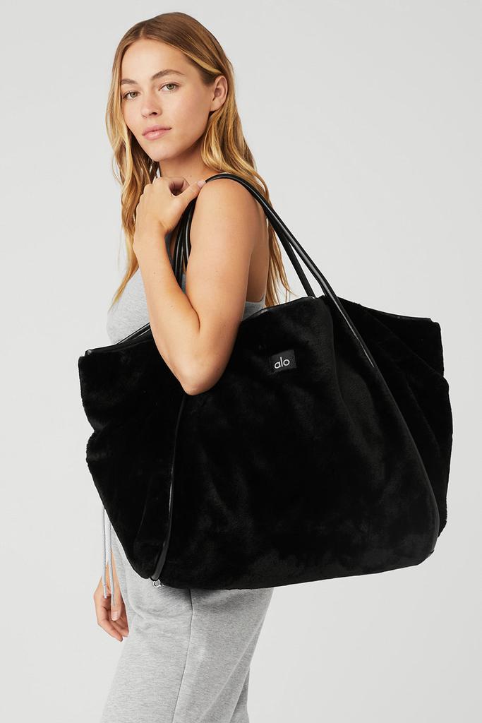 alo ブラック フーディ　トートバック Alo Faux Fur Tote Bag - Black - Tote Bags - Free Shipping