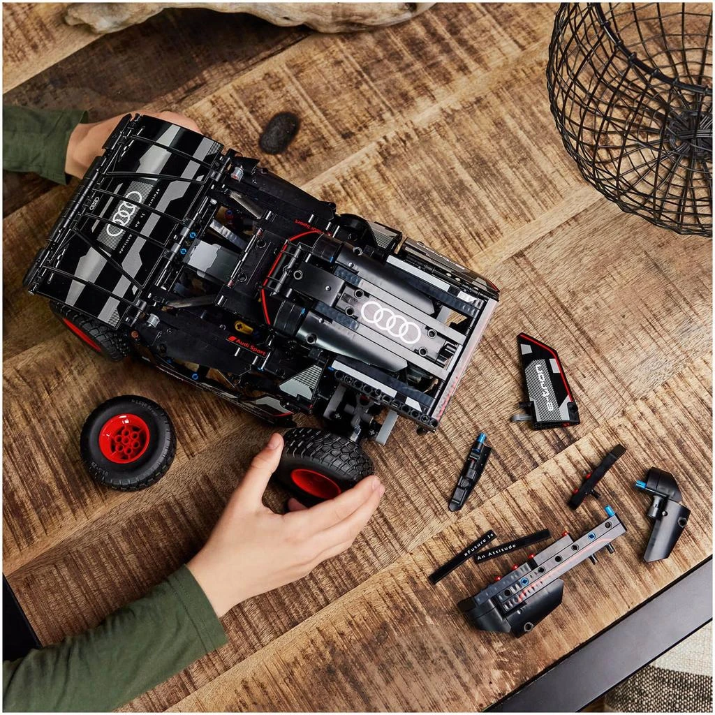 商品LEGO|LEGO Technic Audi RS Q e-tron RC Car Toy 42160,价格¥1684,第4张图片详细描述