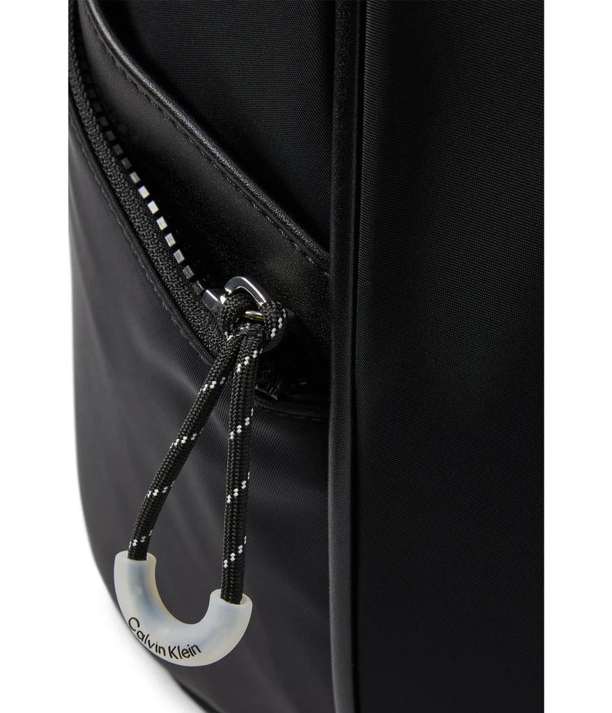 商品Calvin Klein|Sydney Backpack,价格¥946,第4张图片详细描述