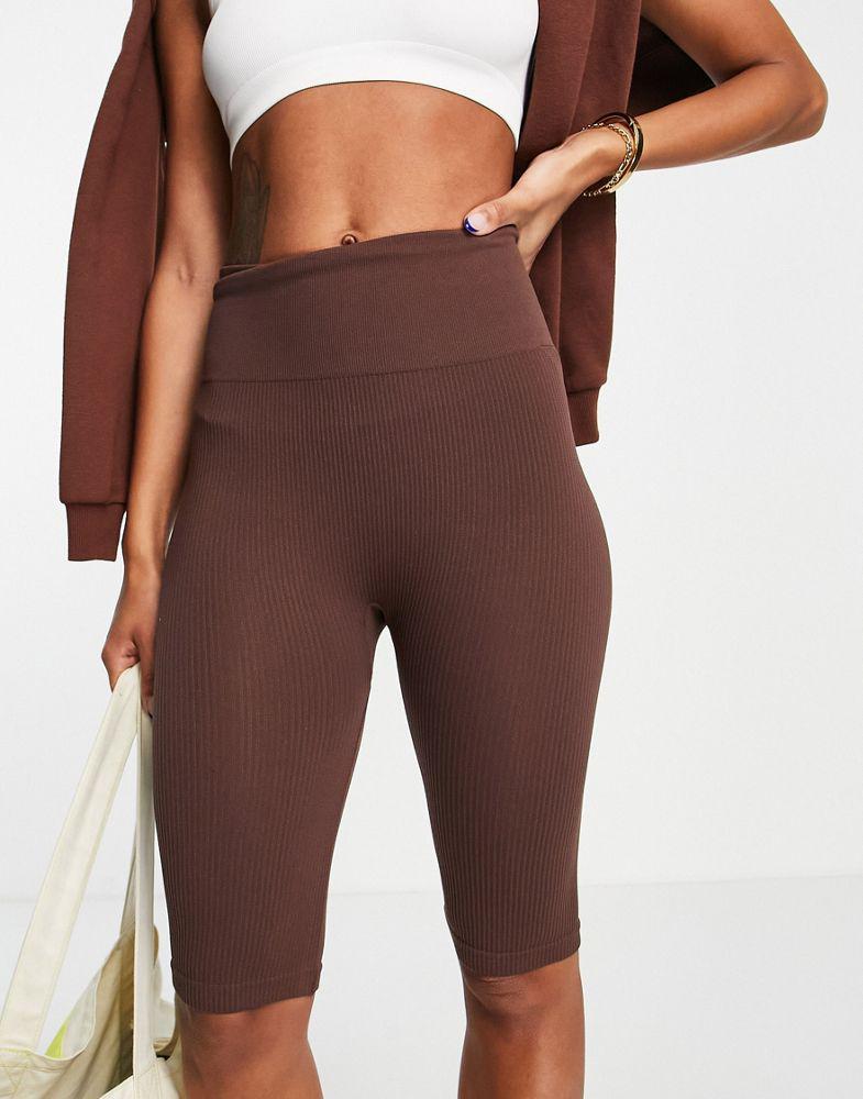 商品Stradivarius|Stradivarius seamless ribbed legging short in chocolate,价格¥79,第1张图片